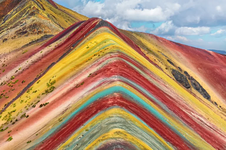 Fotografia de montaña de colores .